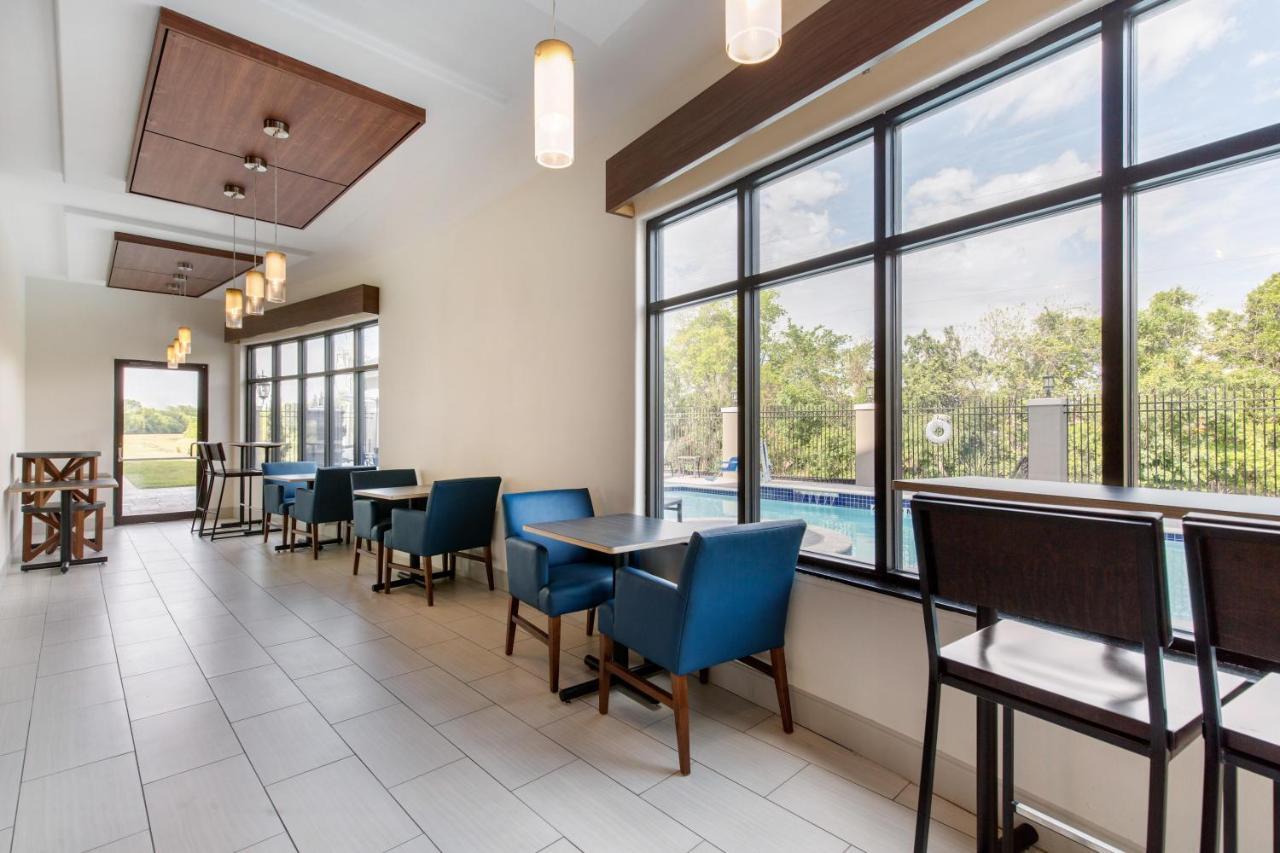 Holiday Inn Express Houston-Alvin By Ihg Екстер'єр фото