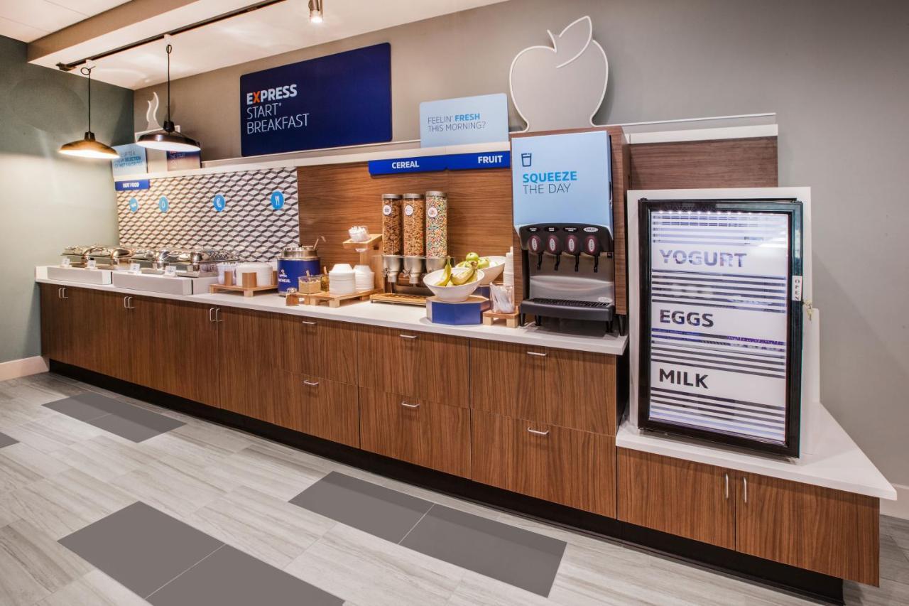 Holiday Inn Express Houston-Alvin By Ihg Екстер'єр фото