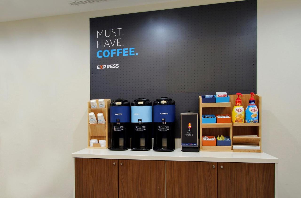 Holiday Inn Express Houston-Alvin By Ihg Екстер'єр фото