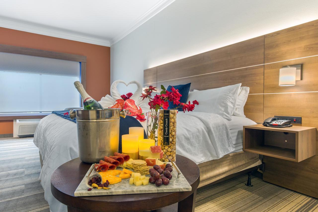 Holiday Inn Express Houston-Alvin By Ihg Екстер'єр фото