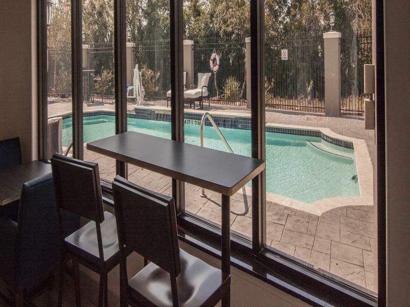 Holiday Inn Express Houston-Alvin By Ihg Екстер'єр фото